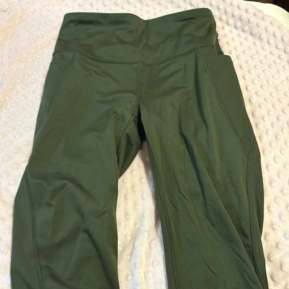 Workout clothes bundle! - Picture 7 of 8